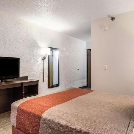 Motel 6-Elk Grove Village, Il Итаска Екстериор снимка